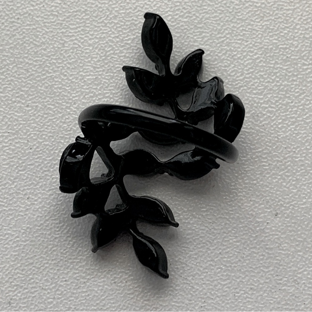 Women’s Black Double Ivy Leaf Ring Size 8 - Picture 7 of 8